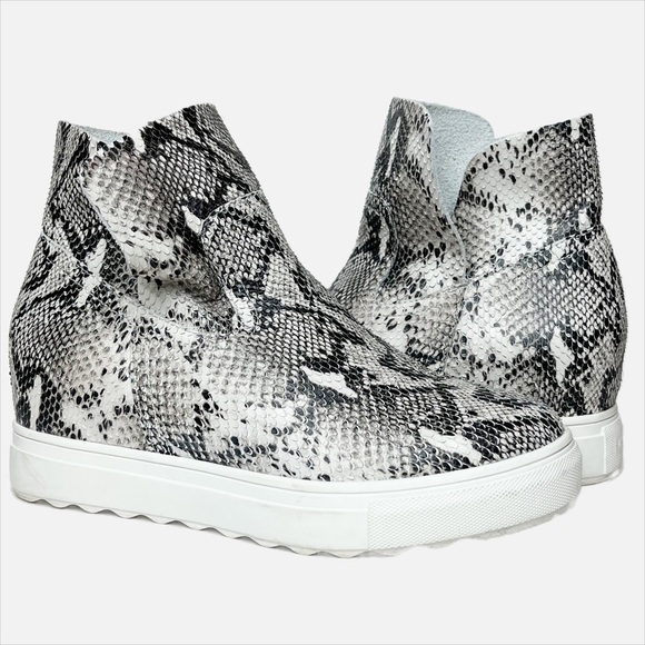J Slides Posh Hidden Wedge Sneakers 8 gray white snake reptile slip-on platform - Picture 11 of 11